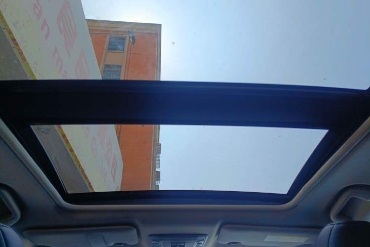 Used Honda Vezel 2015 1.8L CVT Four-Wheel Drive Flagship Model
