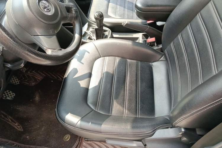 Used Volkswagen Jetta 2015 1.6L Manual Comfort Model