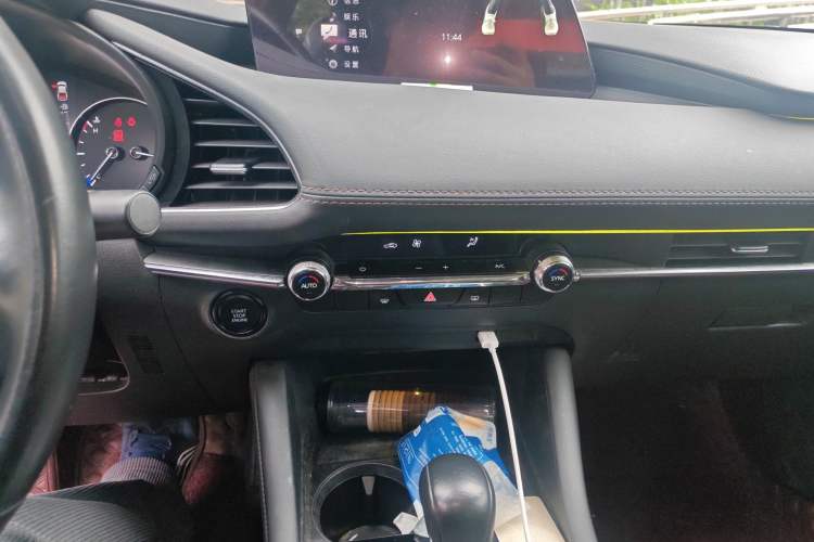 Used Mazda 3 Axela 2021 2.0L Automatic Zhiyao Edition Audio And AC Panel