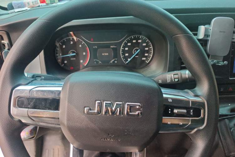 Used JMC Fushun 2022 2.0T Manual Multi-Function Passenger Vehicle Short Wheelbase Mid-Height Roof 6-Seater
