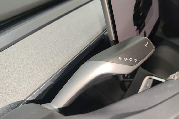 Used Tesla Model Y 2023 Long-Range All-Wheel-Drive Version