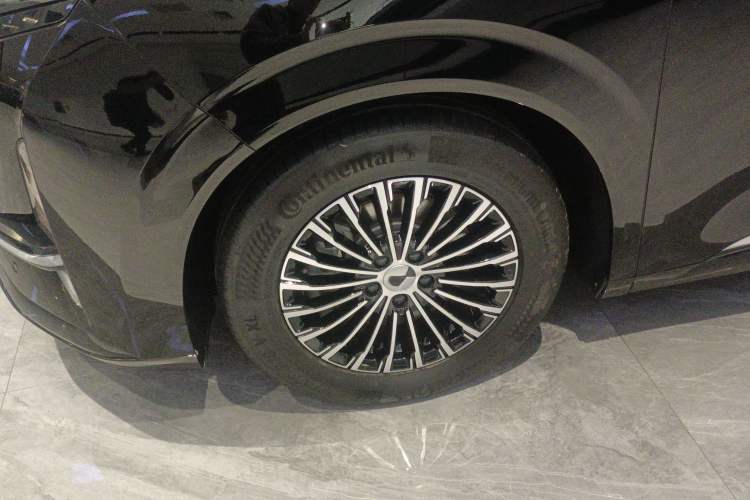 Used Denza D9 2022 DM-i 970 Four-Wheel Drive Prestige Model