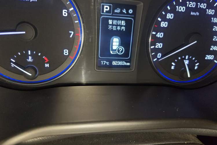 Used Hyundai Mistra 2016 1.6T Automatic Smart GLS Odometer Close Up