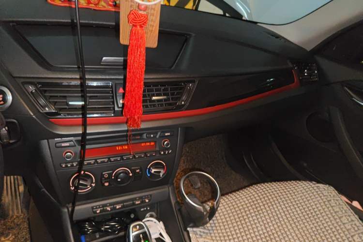 Used BMW X1 2015 sDrive18i Fashion Upgrade Edition Audio And AC Panel