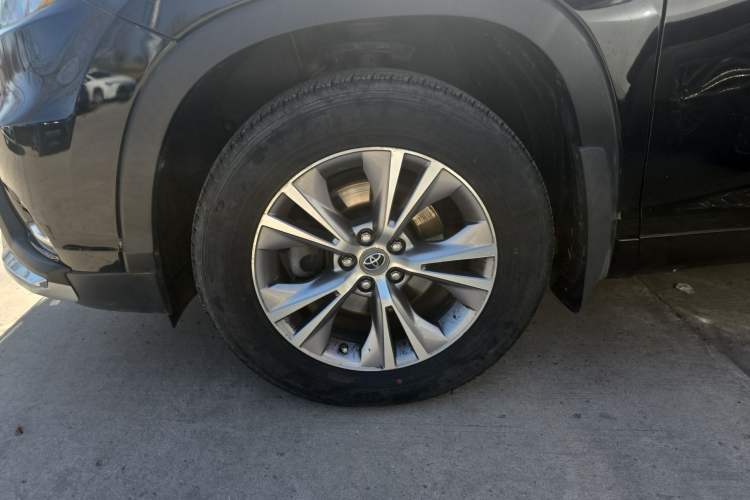 Used Toyota Highlander 2015 2.0T Four-Wheel Drive Elite Edition 7-Seater
