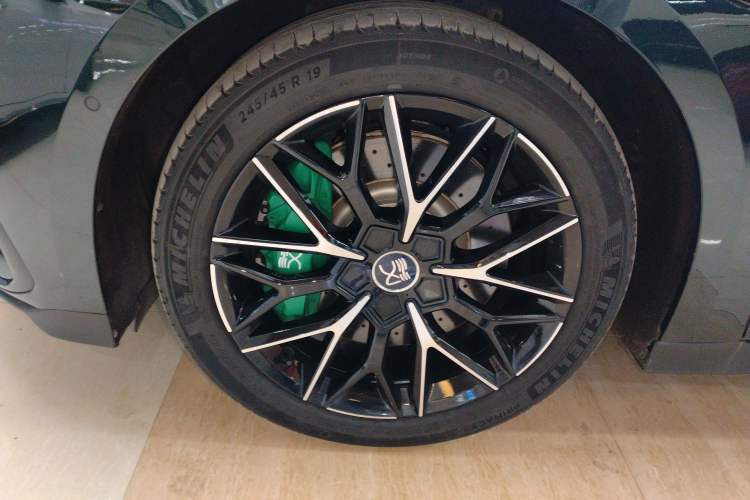 Used BYD Han 2022 EV 610 km All-Wheel-Drive Qianshan Cui Limited Edition
