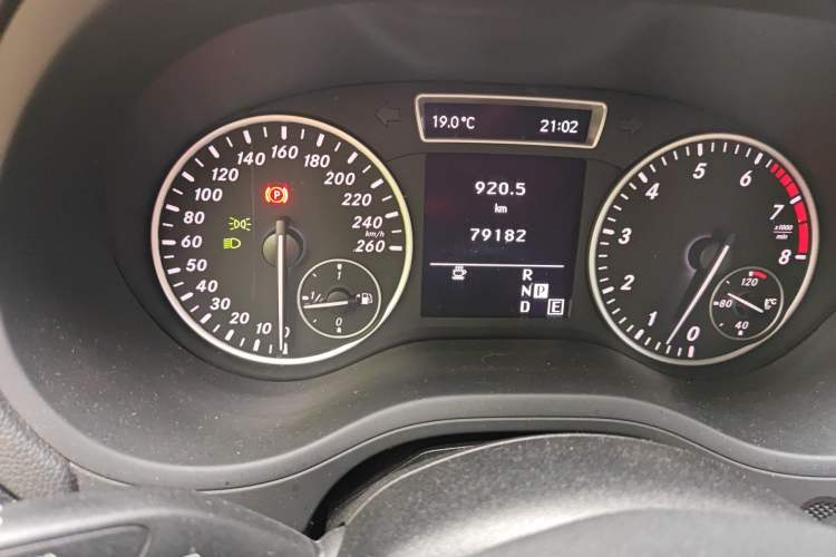 Used Mercedes-Benz B-Class 2012 B 180 Odometer Close Up