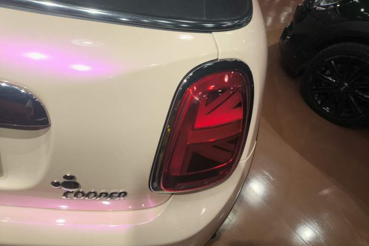 Used MINI MINI 2019 1.5T COOPER CABRIO Artist
