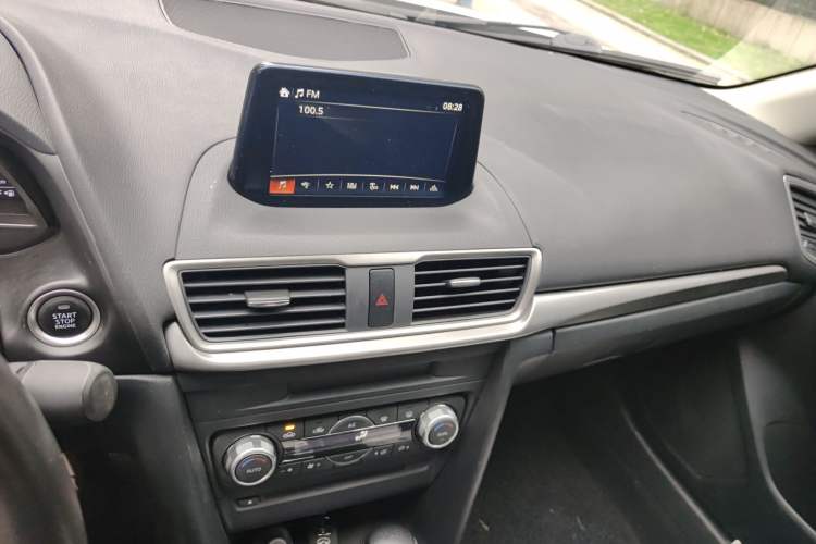 Used Mazda 3 Axela 2017 Sedan 1.5L Automatic Luxury Model Emission Standard China V