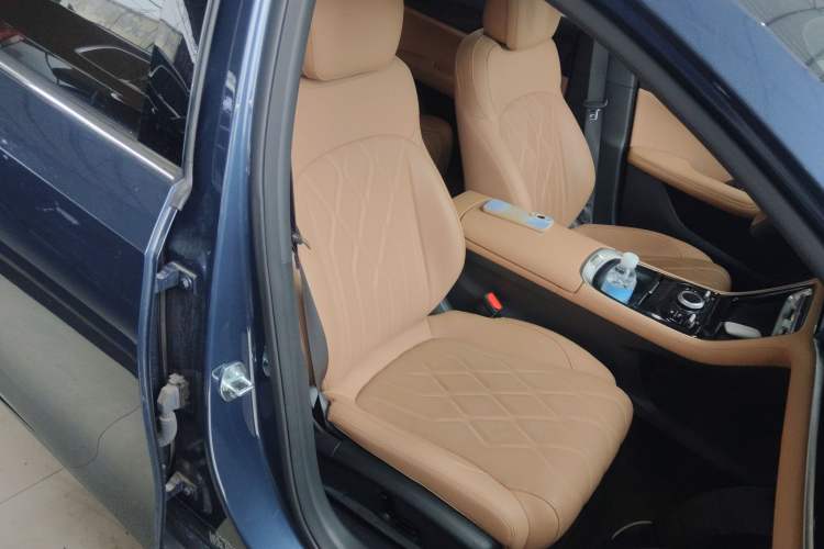 Used Geely Galaxy A7 2025 Model EM-i 150km Starship Edition Right Front Seat