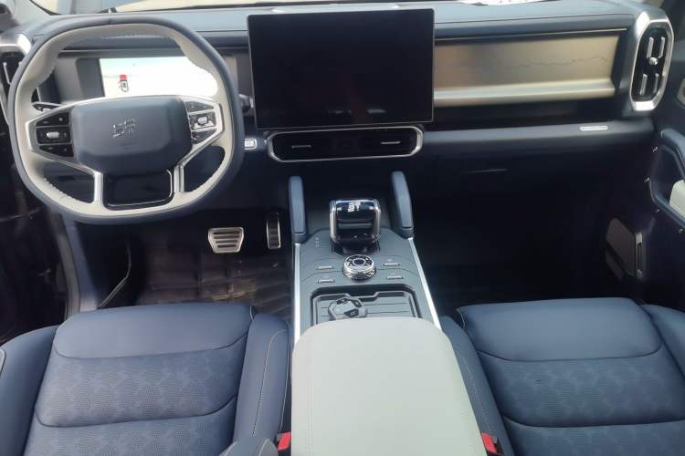 Used JETOUR Shanhai Traveler C-DM 2024 C-DM 129KM Linye Edition Center Console