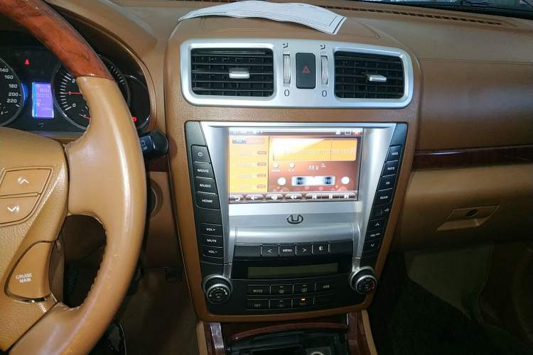 Used Huatai Boliger 2012 1.8T Manual Two-Wheel Drive Smart Edition Audio And AC Panel