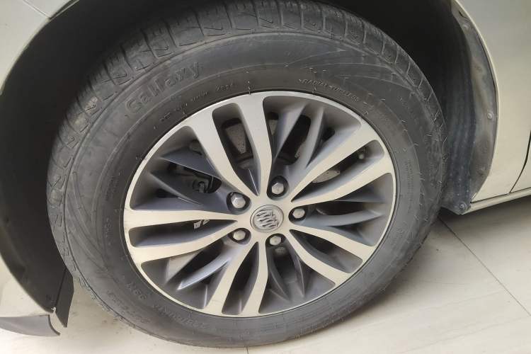 Used Buick GL8 2017 ES 28T Luxury Model China V Standard