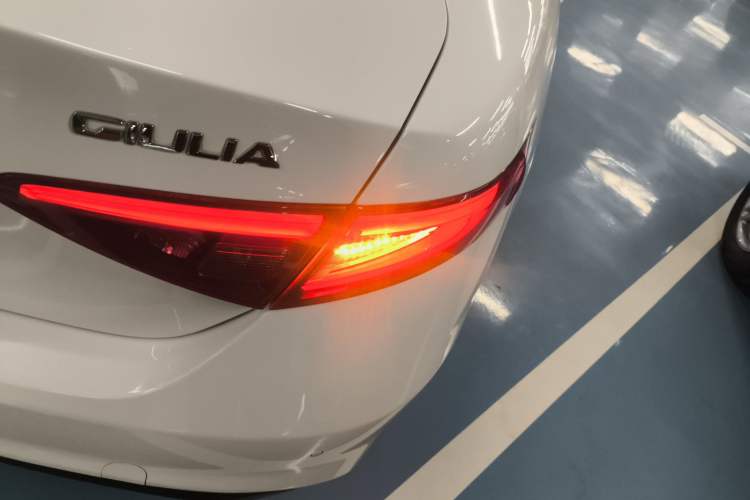 Used Alfa Romeo Giulia 2017 2.0T 200HP Luxury Edition