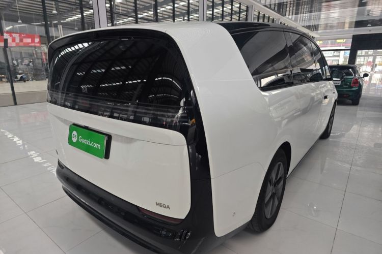Used Li Auto MEGA 2025 Ultra Smart Refreshed Edition
