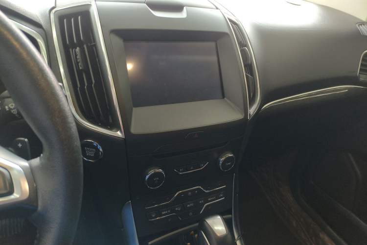 Used Ford Edge 2018 EcoBoost 245 Two-Wheel-Drive Titanium 7-Seater China VI Standard
