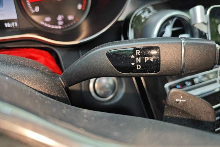 Used Mercedes-Benz C-Class 2017 Facelift C 200 L Sport Edition Gear Lever