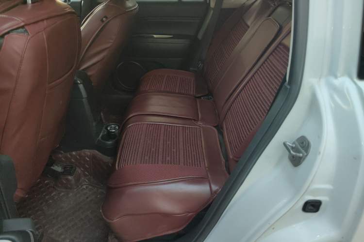 Used Jeep Compass 2014 Revised Version 2.4L Four-Wheel Drive Comfort Edition Left Rear Seat