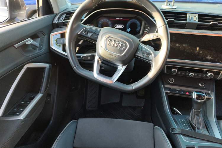 Used Audi Q3 2022 35 TFSI Fashion Dynamic Model
