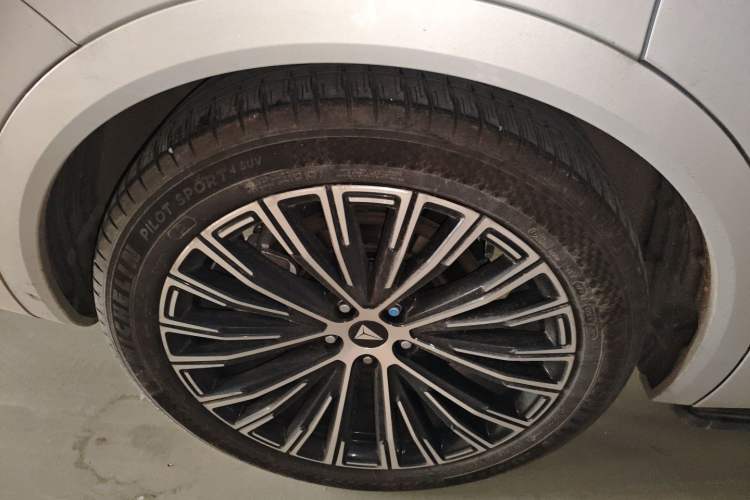 Used Deepal S09 2025 Four-Wheel Drive Ultra+ Custom Edition
