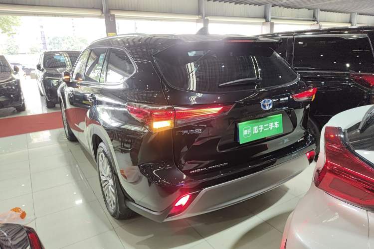 Used Toyota Highlander 2023 2.5L Smart Electric Hybrid Dual-Motor All-Wheel-Drive Luxury 7-Seater
