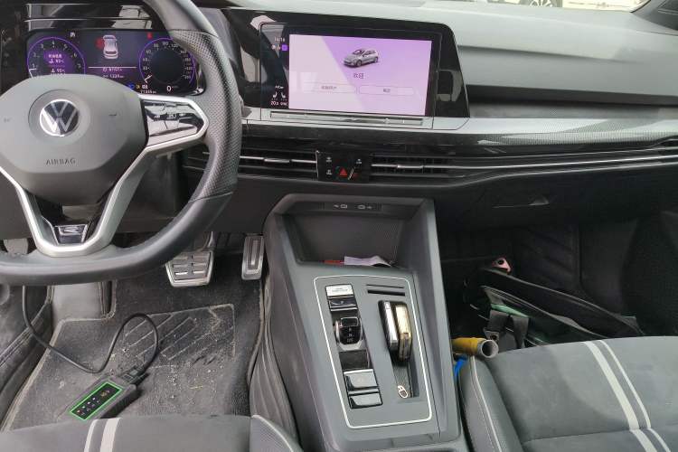 Used Volkswagen Golf 2021 280TSI DSG R-Line Audio And AC Panel