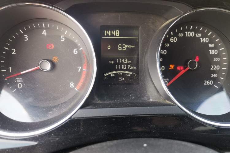 Used Volkswagen Sagitar 2015 1.6L Manual Comfort Model
