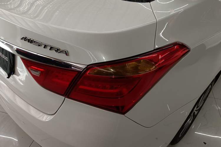 Used Hyundai Mistra 2016 1.8L Automatic Deluxe DLX Model Right Rear Taillight