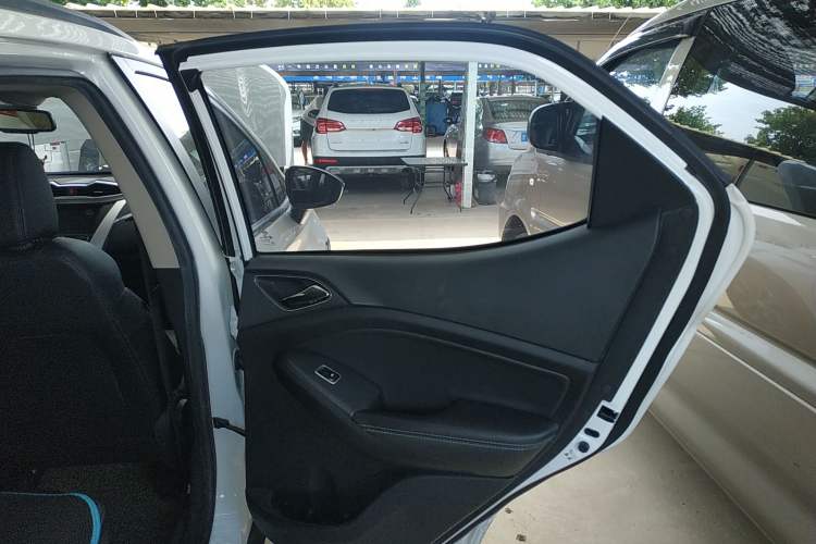 Used BYD Yuan New Energy 2018 EV360 Smart Connect Cool Edition