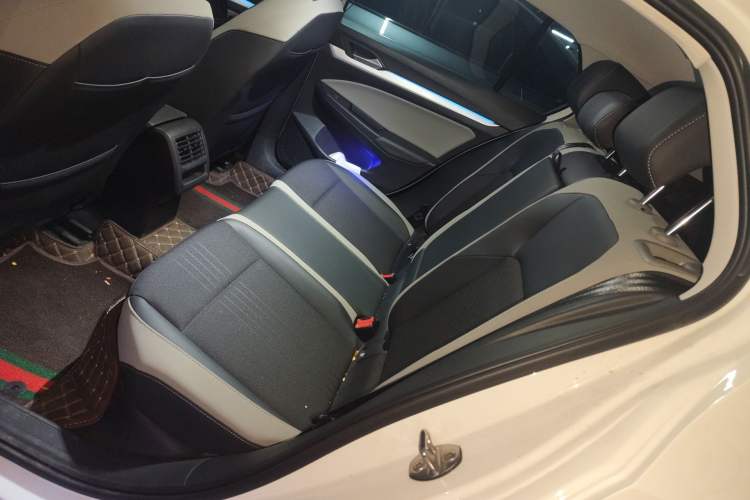 Used Volkswagen Golf 2023 Facelift 280TSI DSG Pro Left Rear Seat