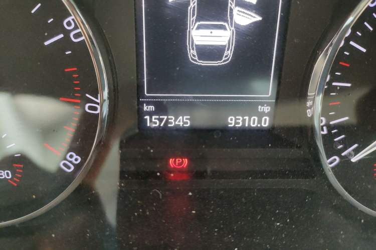 Used Skoda Octavia 2016 1.6L Manual Smart Drive Version
