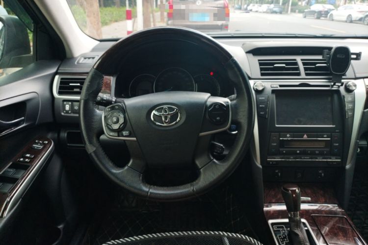 Used Toyota Camry 2016 2.5G 10th Anniversary Deluxe Navigation Edition Steering Wheel