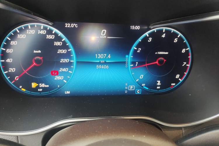 Used Mercedes-Benz GLC 2021 GLC 260 L 4MATIC Dynamic Edition Odometer Close Up