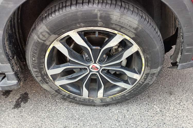 Used Roewe RX5 2016 30T Two-Wheel Drive Automatic Internet Smart Edition
