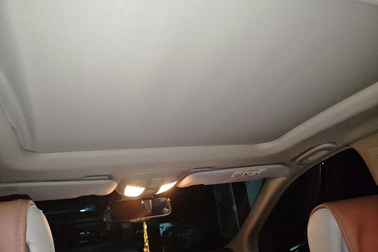 Used Mercedes-Benz R-Class 2014 R 320 4MATIC Luxury Model Headliner