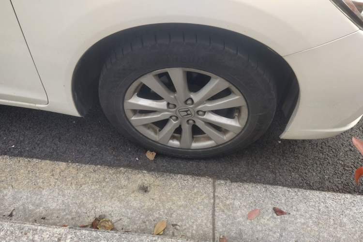 Used Honda Civic 2014 1.8L manual Comfort version Right Front Wheel Hub