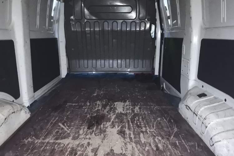 Used CHANGAN KAICHENG Ruixing EM60 2022 Pure Electric Van 4498 mm Long Flat Roof with Rear-Hinged Doors 2 Seats 60 kW 41.86 kWh