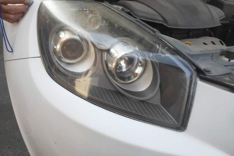 Used Geely Auto GX7 2015 Sports Edition 2.0L Automatic Luxury Model Right Front Headlight