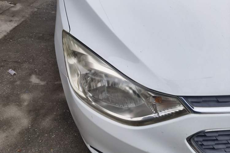 Used Chevrolet Sail 2015 Sail 3 1.3L Manual Ideal Edition Right Front Headlight