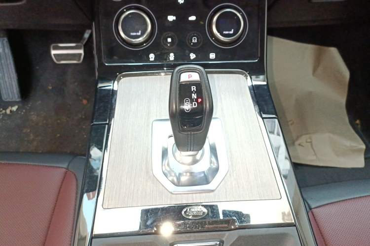 Used Land Rover Range Rover Evoque New Energy 2022 Aurora L P300e Plug-in Hybrid Electric Version