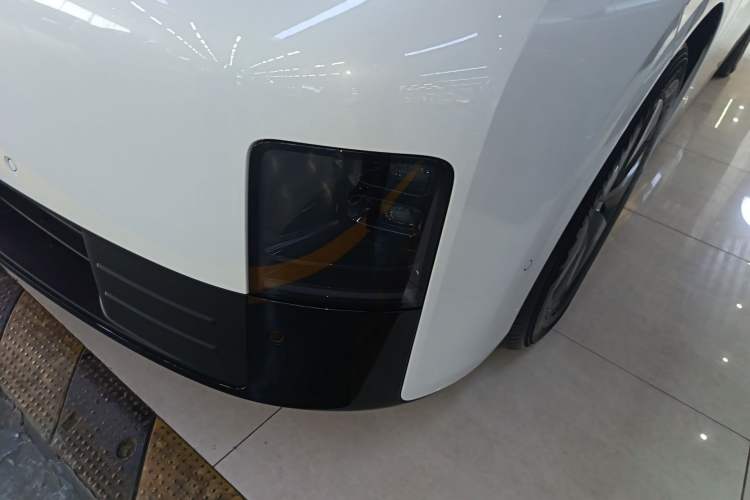 Used Li Auto MEGA 2025 Home Family Special Edition
