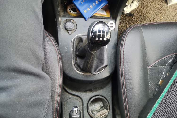 Used Dongfeng Fengon 360 2015 1.5L Manual Comfort 7-Seater China IV Standard
