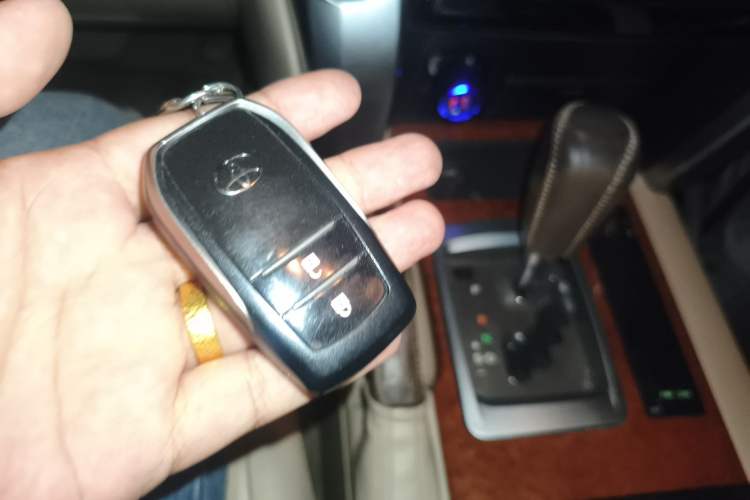 Used Toyota Land Cruiser 2012 4.0L Automatic VX Vehicle Key