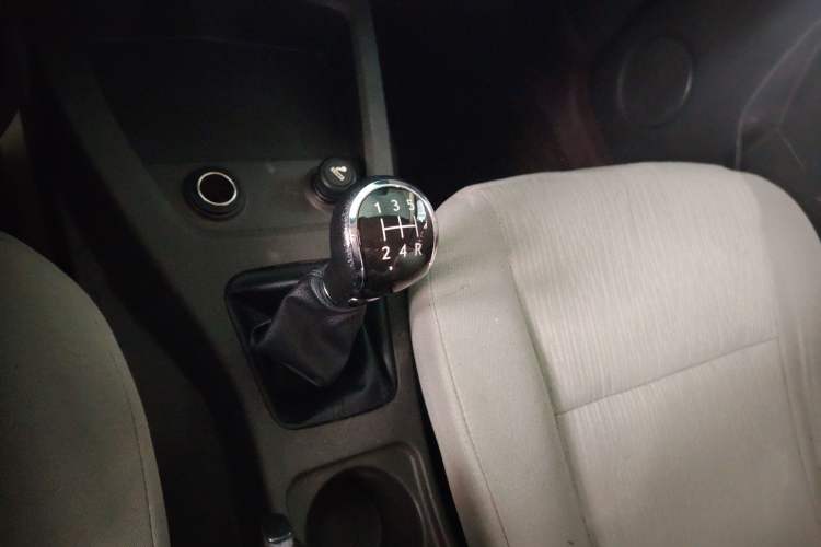 Used Wuling Hongguang 2015 1.5L S Base Model China IV