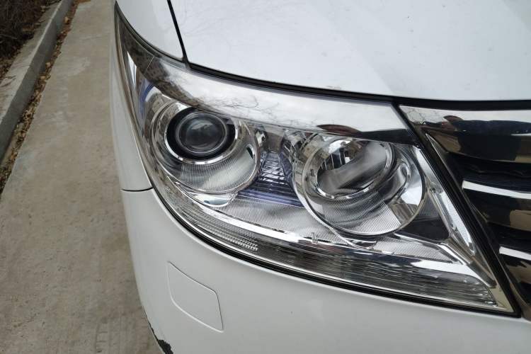 Used Honda Elysion 2012 2.4L VTi-S Prestige Edition Right Front Headlight