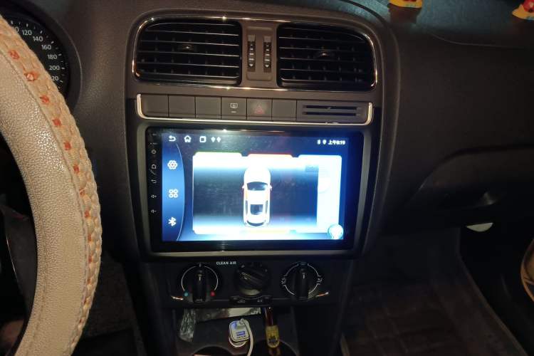 Used Volkswagen Polo 2016 1.6L Automatic Comfort Model Audio And AC Panel