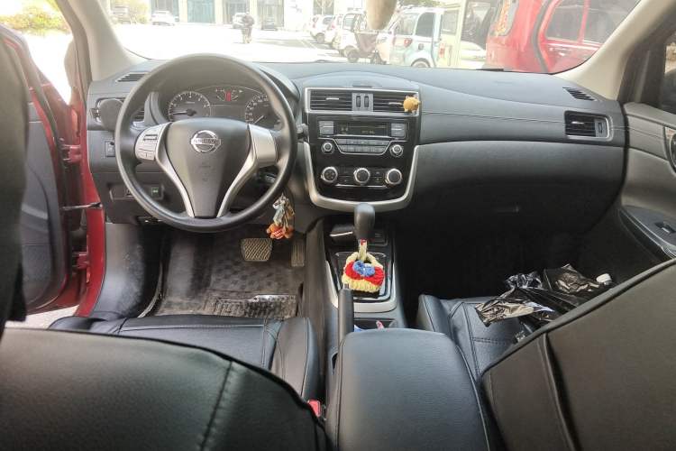 Used Nissan Tiida 2016 1.6L CVT Cool Dynamic Edition