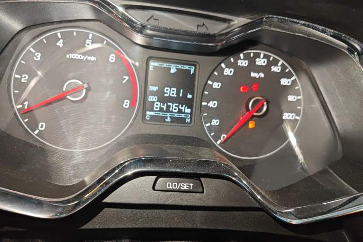 Used Baojun 310 2016 1.2L Manual Luxury Model Odometer Close Up