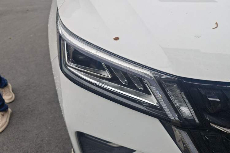 Used Wuling Asta 2021 1.5T CVT Star曜 Edition Right Front Headlight