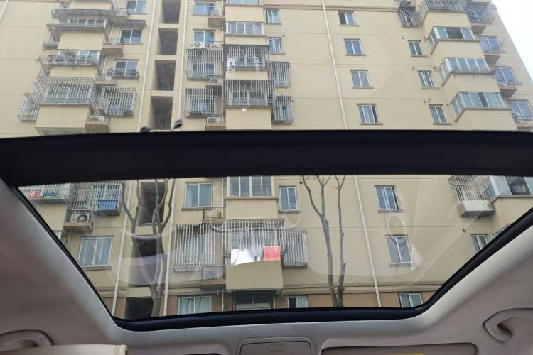 Used Volkswagen Tiguan 2015 2.0 TSI Automatic All-Wheel Drive Luxury Edition Headliner